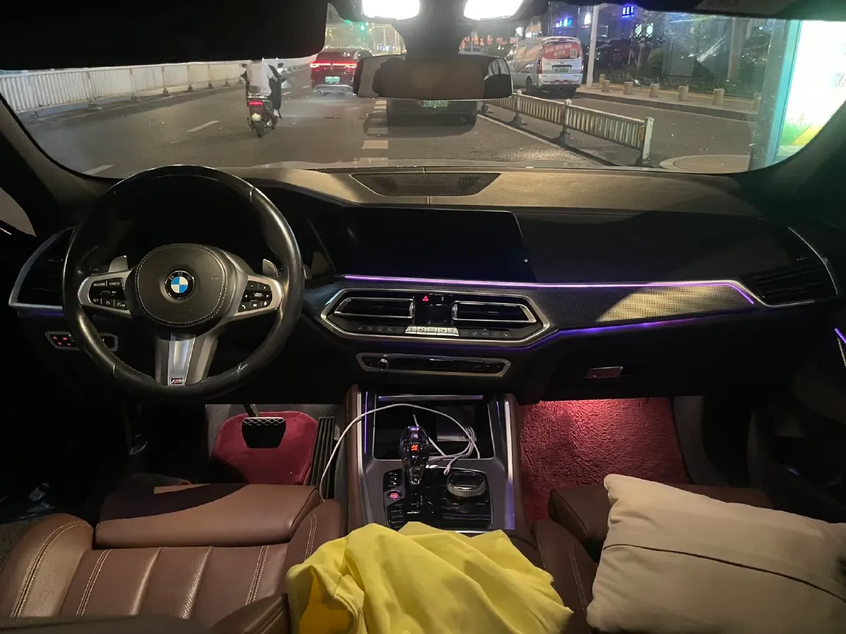 2021 BMW X6 3.0T 340HP L6 8AT,autocango,china used car exporter,china ev exporter,chinese used car exporter,chinese used ev exporter