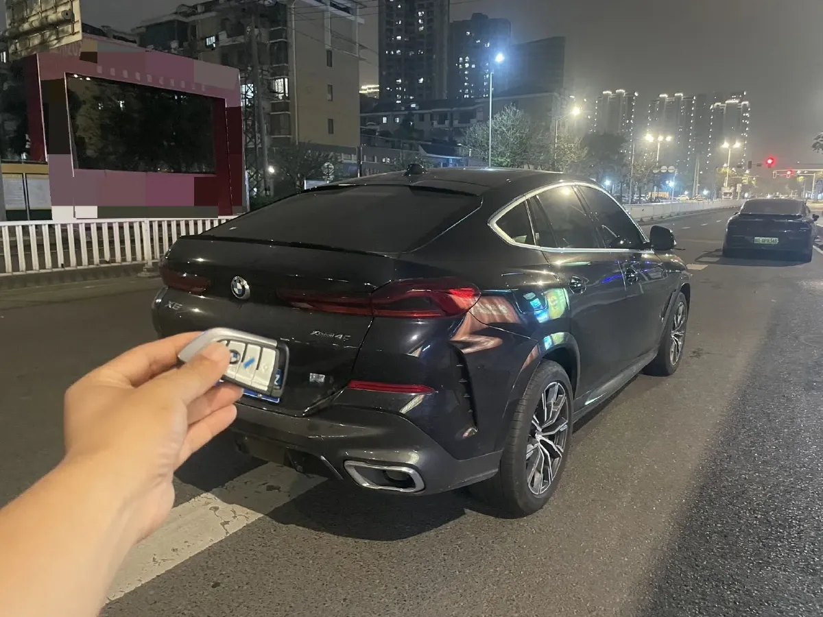 2021 BMW X6 3.0T 340HP L6 8AT,autocango,china used car exporter,china ev exporter,chinese used car exporter,chinese used ev exporter