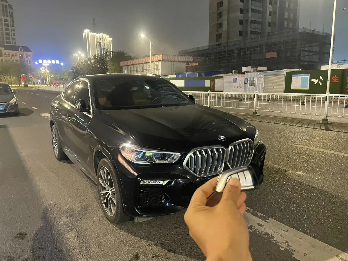 2021 BMW X6 3.0T 340HP L6 8AT,autocango,china used car exporter,china ev exporter,chinese used car exporter,chinese used ev exporter
