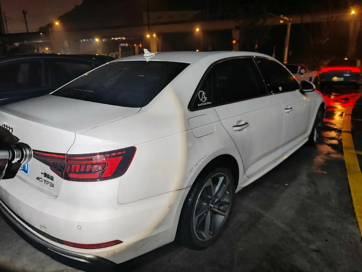 2019 Audi A4L 2.0T 190HP L4 7DCT,autocango,china used car exporter,china ev exporter,chinese used car exporter,chinese used ev exporter