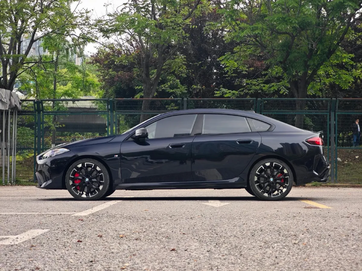 2025 BMW 2.0T 300HP L4 7DCT,autocango,china used car exporter,china ev exporter,chinese used car exporter,chinese used ev exporter