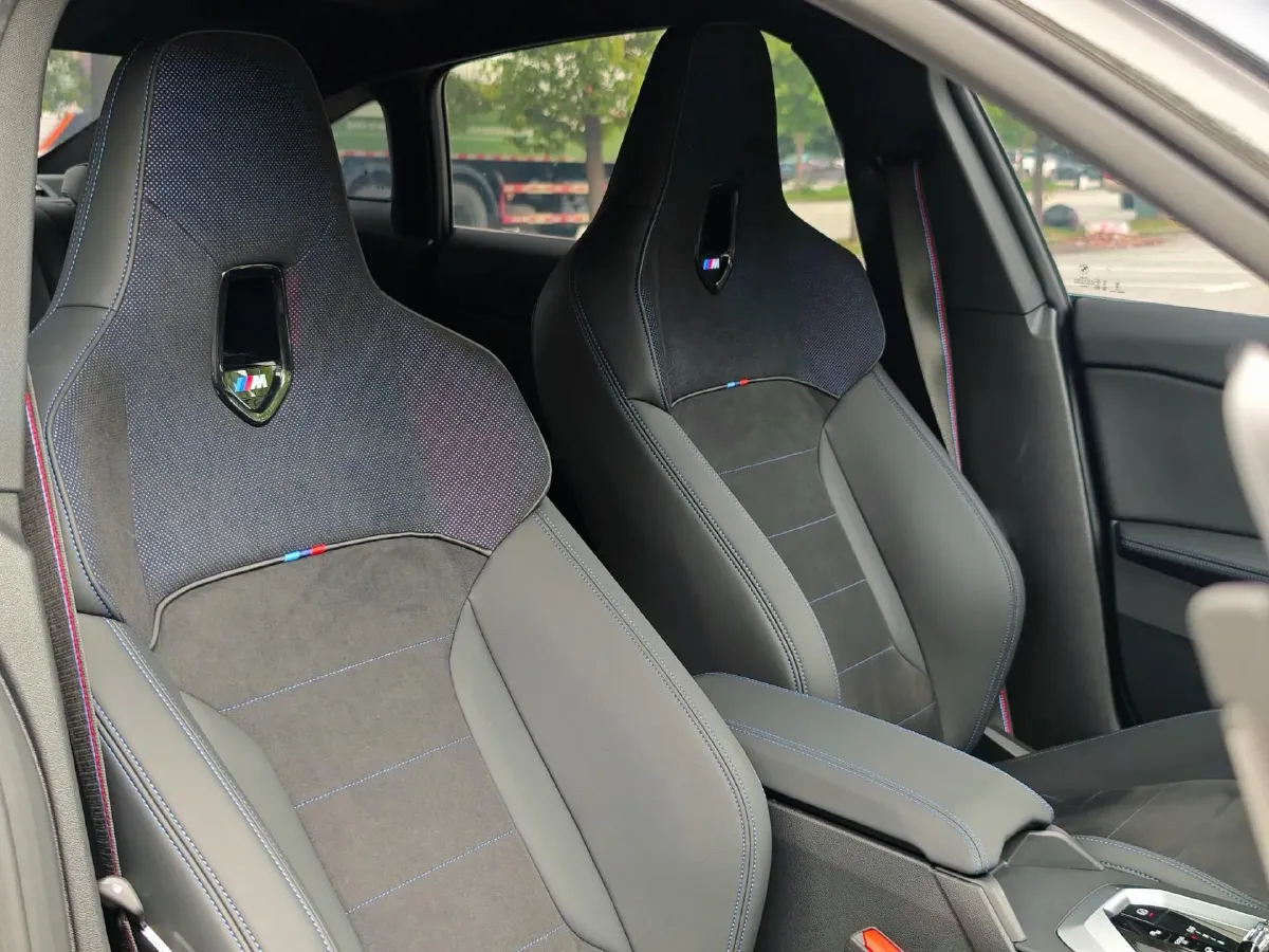 2025 BMW 2.0T 300HP L4 7DCT,autocango,china used car exporter,china ev exporter,chinese used car exporter,chinese used ev exporter