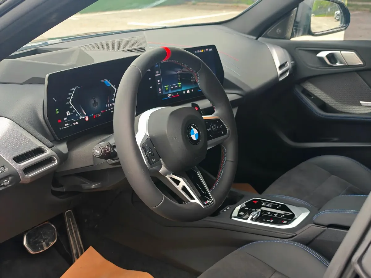 2025 BMW 2.0T 300HP L4 7DCT,autocango,china used car exporter,china ev exporter,chinese used car exporter,chinese used ev exporter