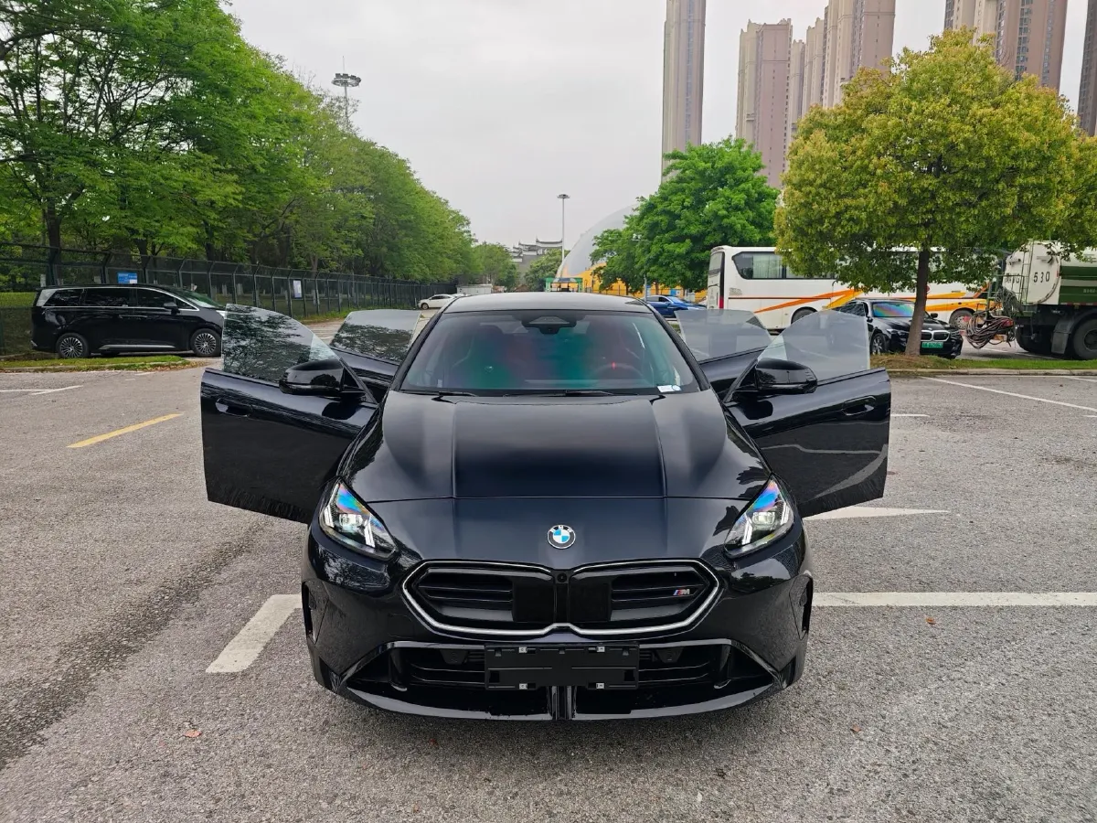 2025 BMW 2.0T 300HP L4 7DCT,autocango,china used car exporter,china ev exporter,chinese used car exporter,chinese used ev exporter