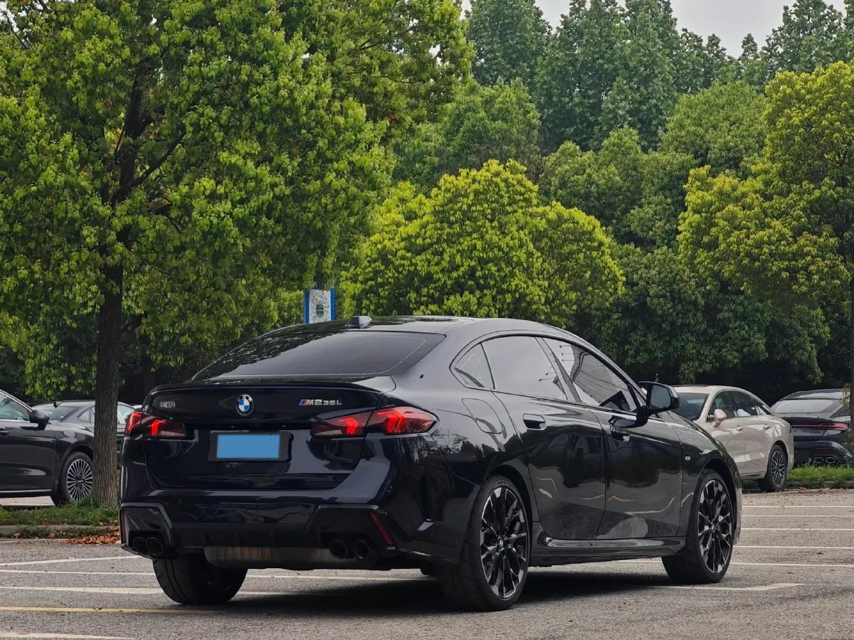 2025 BMW 2.0T 300HP L4 7DCT,autocango,china used car exporter,china ev exporter,chinese used car exporter,chinese used ev exporter