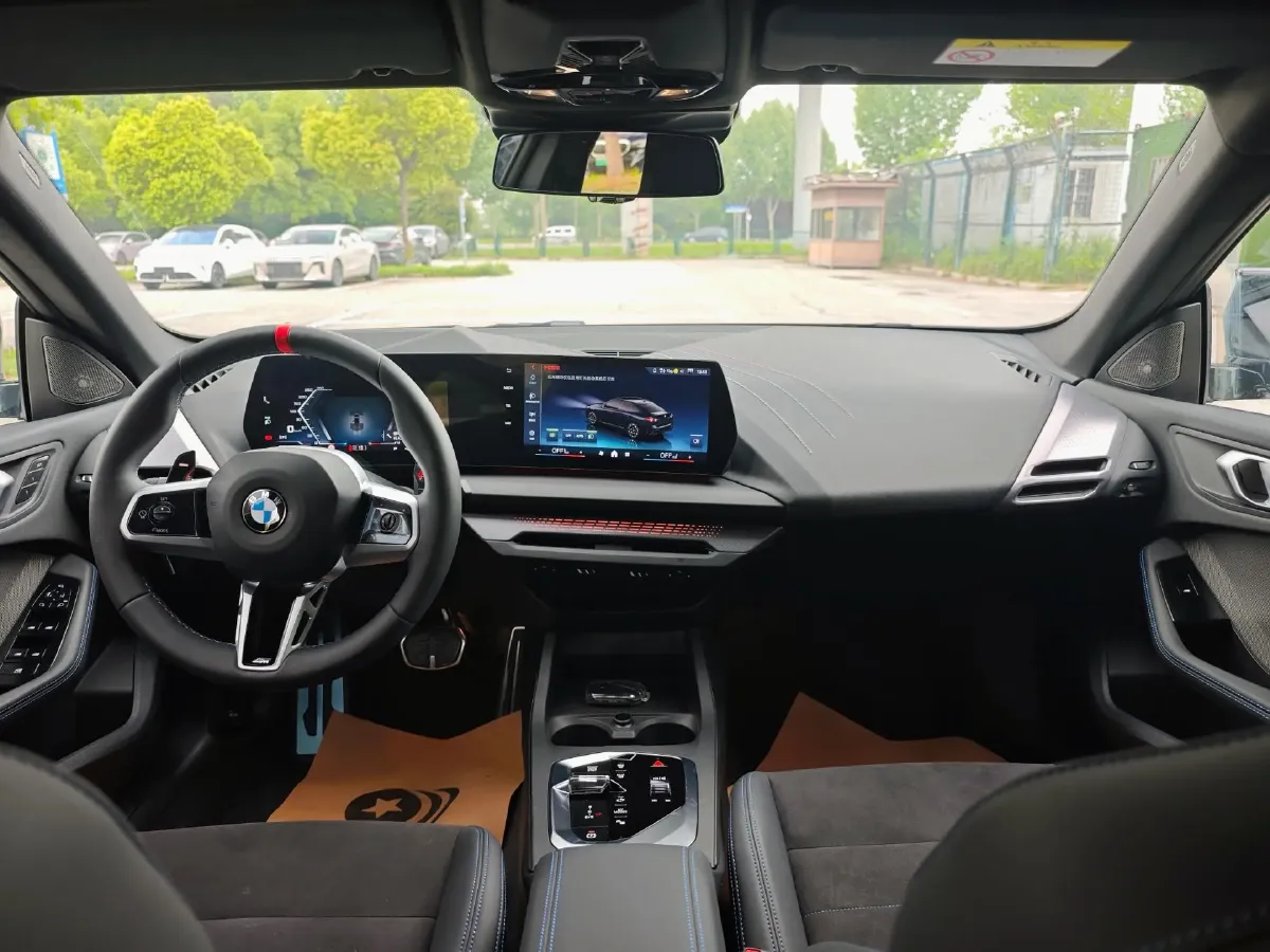 2025 BMW 2.0T 300HP L4 7DCT,autocango,china used car exporter,china ev exporter,chinese used car exporter,chinese used ev exporter