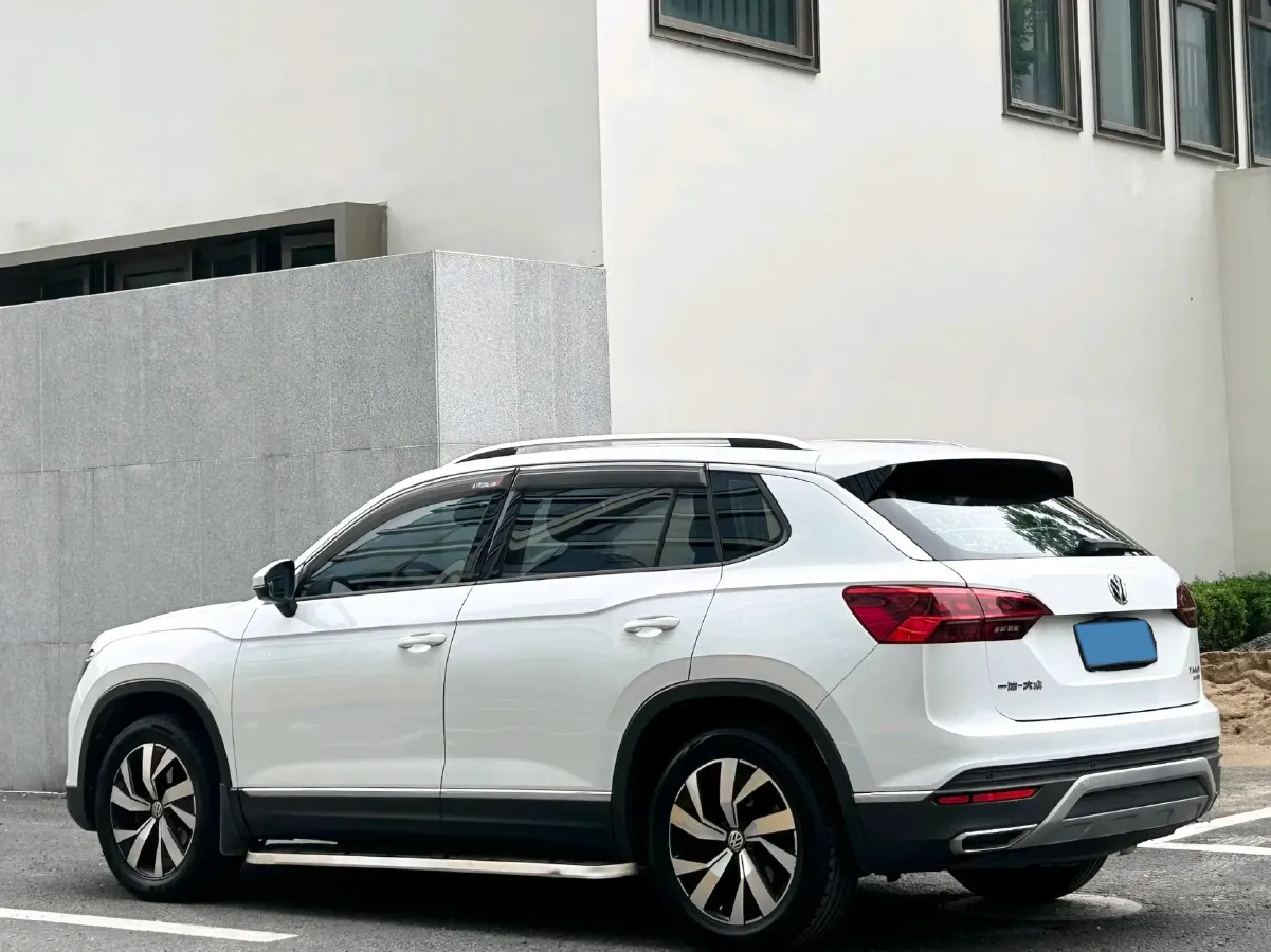 2019 Jeep Cherokee 2.0T 234HP L4 9AT,autocango,china used car exporter,china ev exporter,chinese used car exporter,chinese used ev exporter