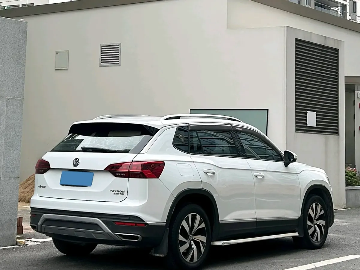 2019 Jeep Cherokee 2.0T 234HP L4 9AT,autocango,china used car exporter,china ev exporter,chinese used car exporter,chinese used ev exporter