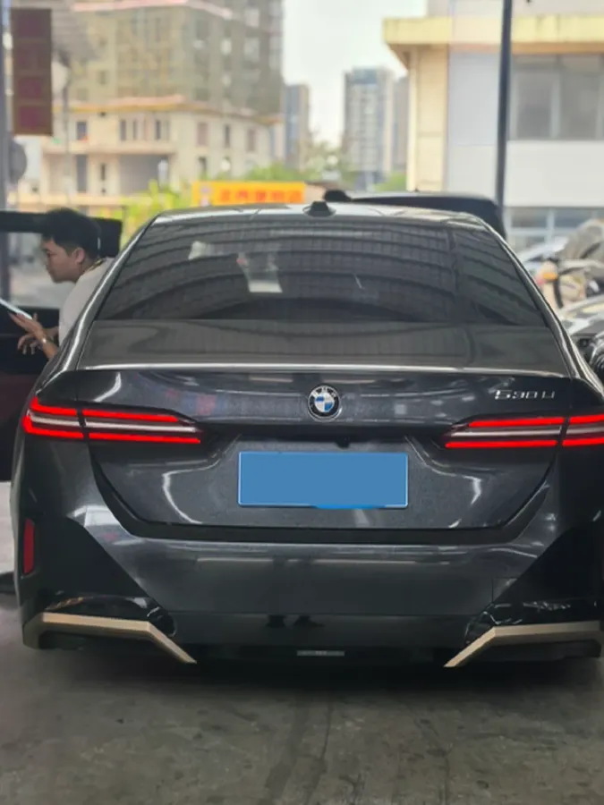 2024 BMW 5 Series 2.0T 258HP L4 8AT,autocango,china used car exporter,china ev exporter,chinese used car exporter,chinese used ev exporter