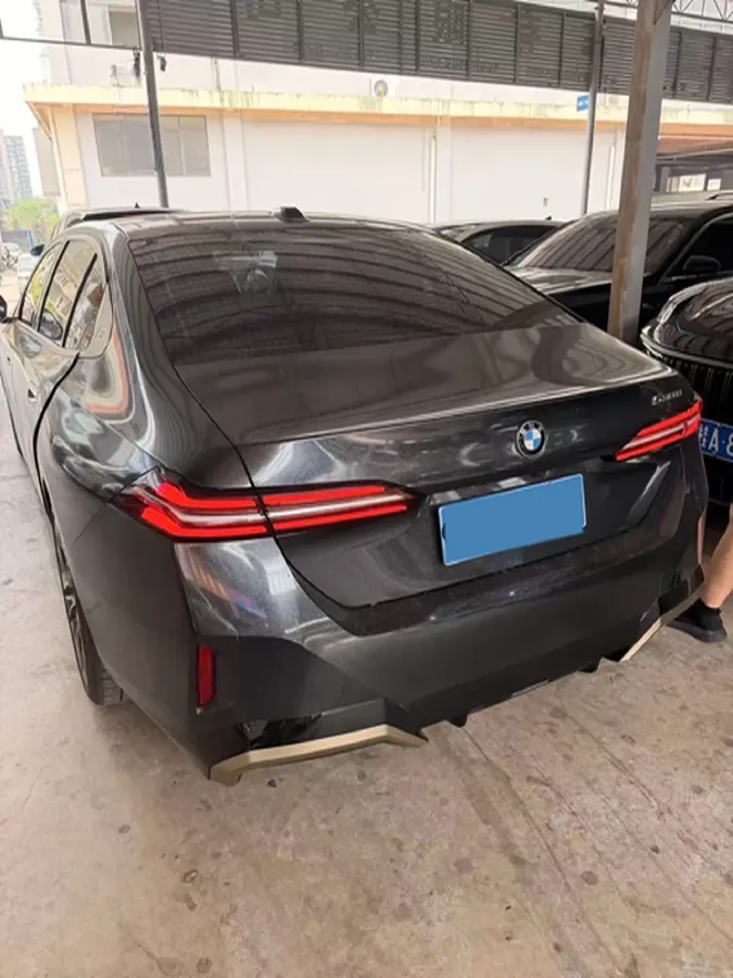 2024 BMW 5 Series 2.0T 258HP L4 8AT,autocango,china used car exporter,china ev exporter,chinese used car exporter,chinese used ev exporter