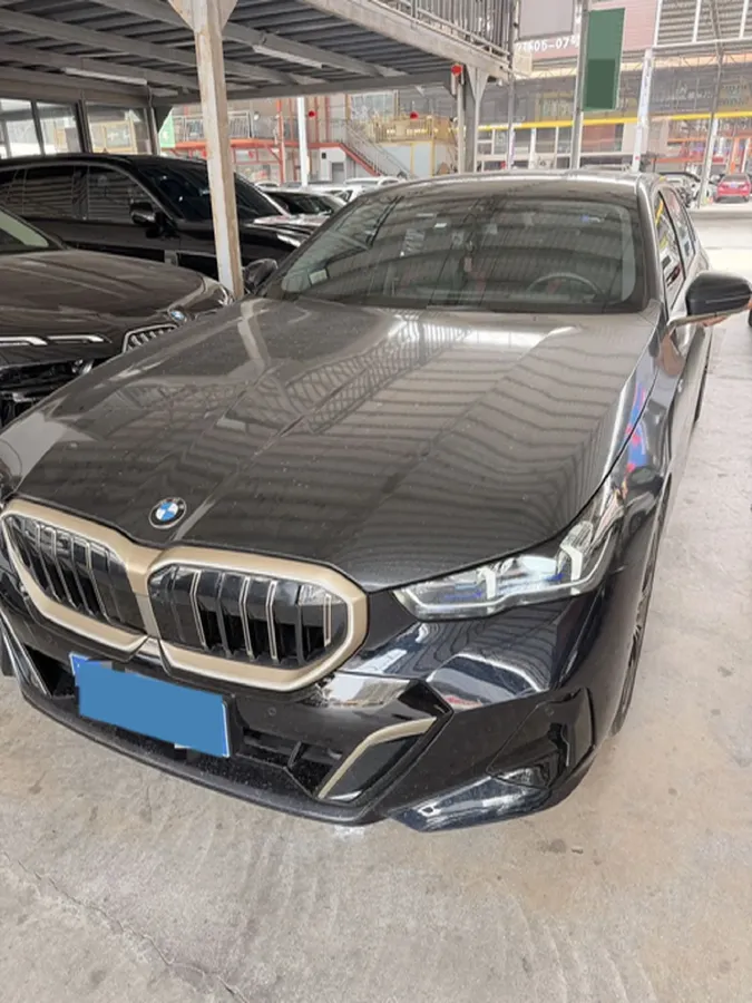 2024 BMW 5 Series 2.0T 258HP L4 8AT,autocango,china used car exporter,china ev exporter,chinese used car exporter,chinese used ev exporter