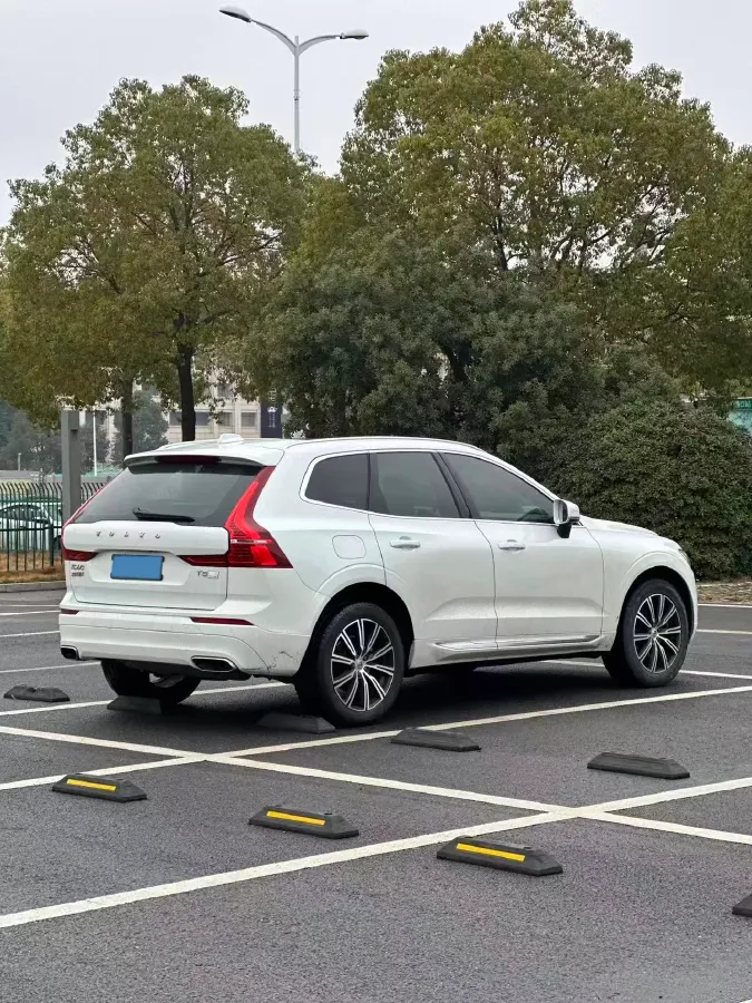 2021 Volvo XC60 2.0T 250HP L4 8AT,autocango,china used car exporter,china ev exporter,chinese used car exporter,chinese used ev exporter