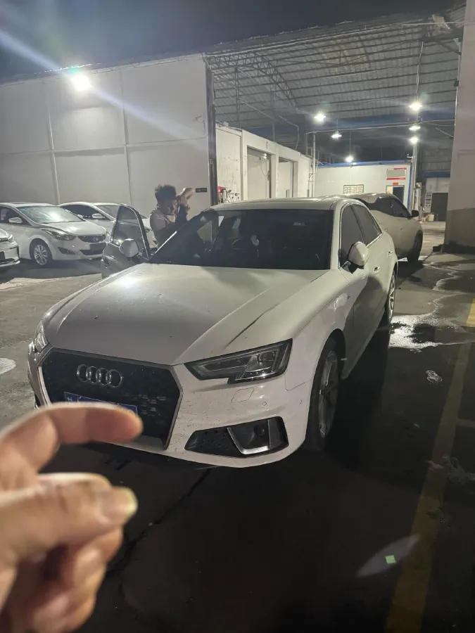 2019 Audi A4L 2.0T 190HP L4 7DCT,autocango,china used car exporter,china ev exporter,chinese used car exporter,chinese used ev exporter