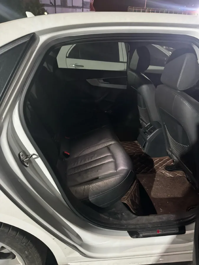 2019 Audi A4L 2.0T 190HP L4 7DCT,autocango,china used car exporter,china ev exporter,chinese used car exporter,chinese used ev exporter