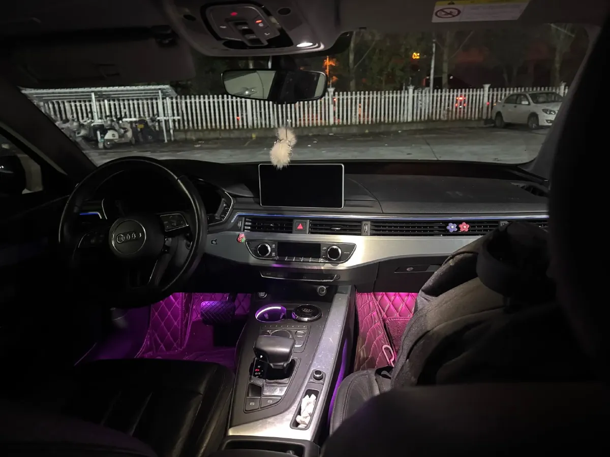 2019 Audi A4L 2.0T 190HP L4 7DCT,autocango,china used car exporter,china ev exporter,chinese used car exporter,chinese used ev exporter