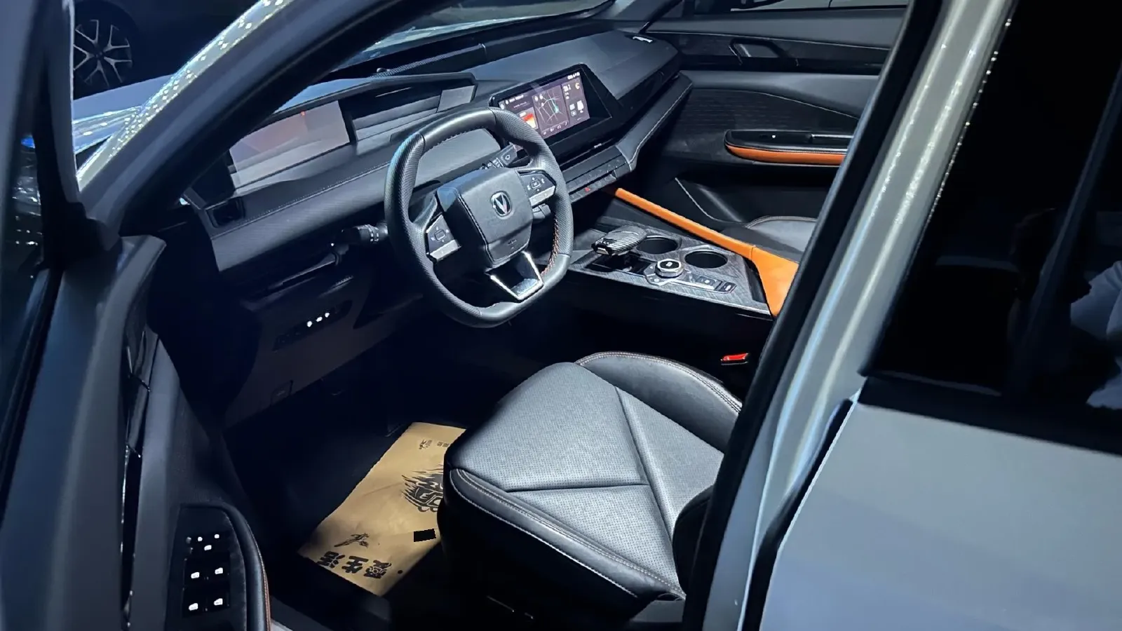 2023 ChangAn UNI-V iDD 1.5T 170HP L4 6TCT PHEV 18.4KWH,autocango,china used car exporter,china ev exporter,chinese used car exporter,chinese used ev exporter