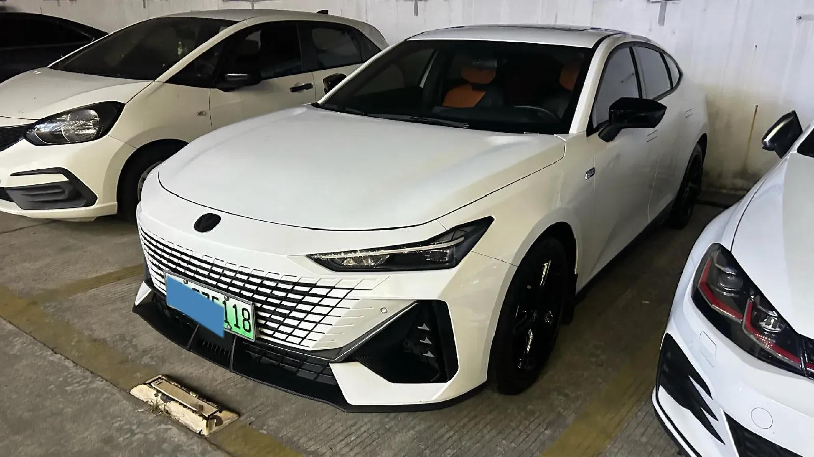 2023 ChangAn UNI-V iDD 1.5T 170HP L4 6TCT PHEV 18.4KWH,autocango,china used car exporter,china ev exporter,chinese used car exporter,chinese used ev exporter