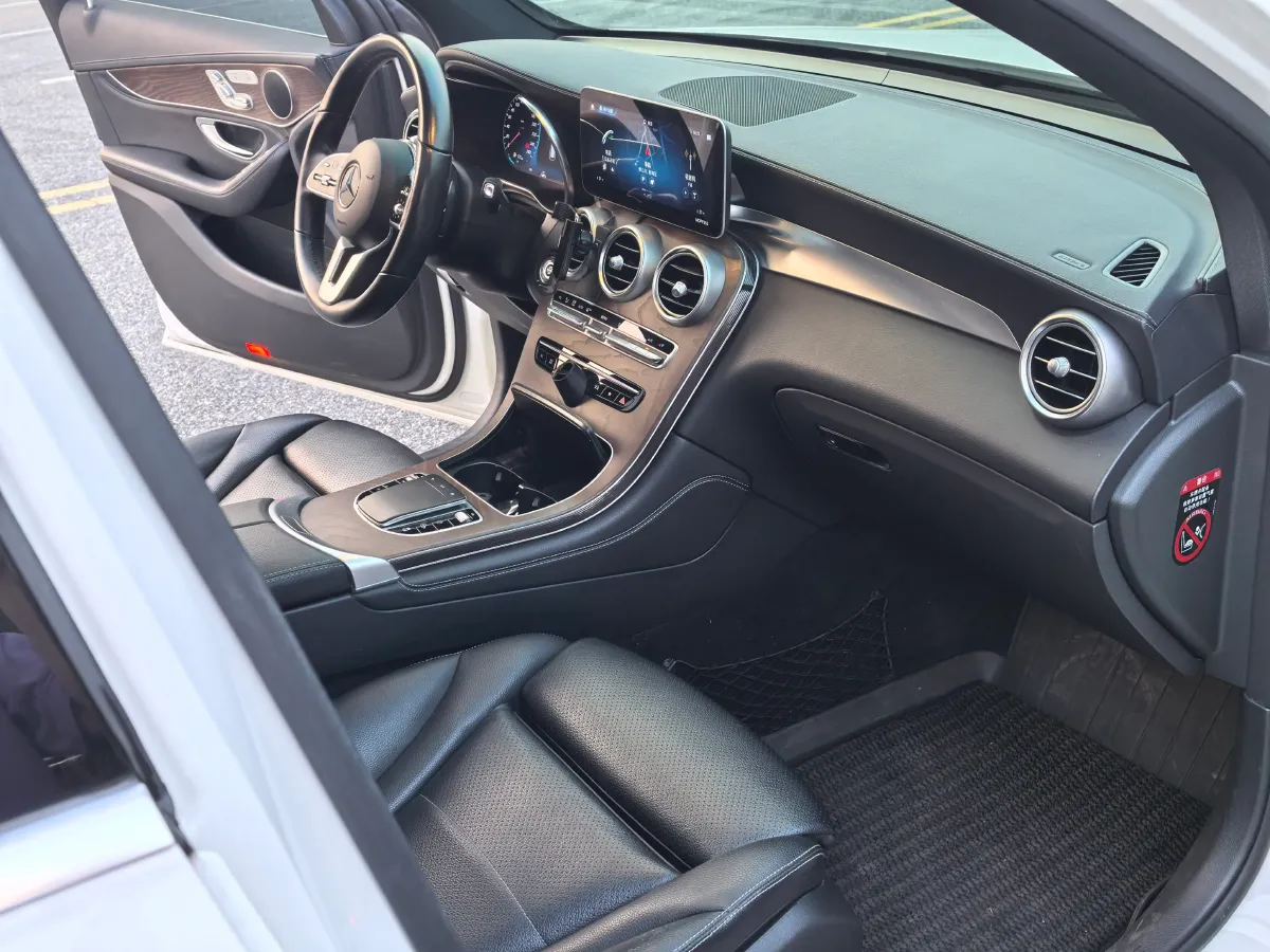 2020 Mercedes-Benz GLC Class 2.0T 258HP L4 9AT,autocango,china used car exporter,china ev exporter,chinese used car exporter,chinese used ev exporter