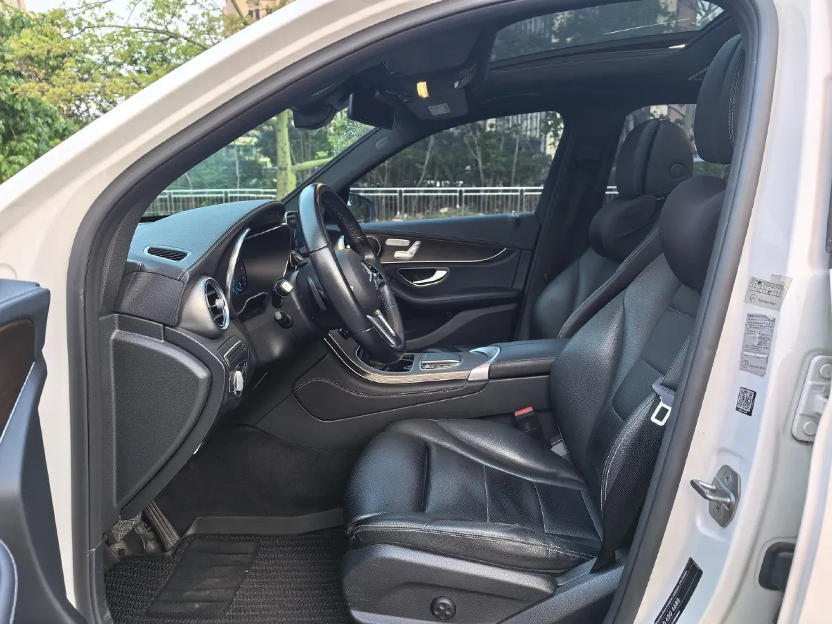 2020 Mercedes-Benz GLC Class 2.0T 258HP L4 9AT,autocango,china used car exporter,china ev exporter,chinese used car exporter,chinese used ev exporter