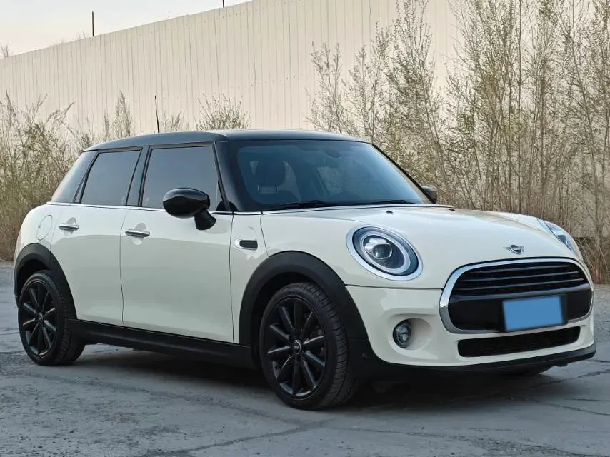 2020 MINI MINI 1.5T 136HP L3 7DCT,autocango,china used car exporter,china ev exporter,chinese used car exporter,chinese used ev exporter