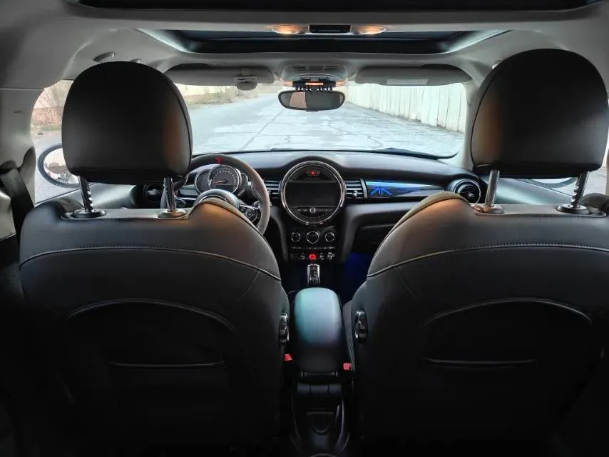 2020 MINI MINI 1.5T 136HP L3 7DCT,autocango,china used car exporter,china ev exporter,chinese used car exporter,chinese used ev exporter