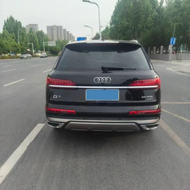 2022 Audi Q7 2.0T 245HP L4 8AT,autocango,china used car exporter,china ev exporter,chinese used car exporter,chinese used ev exporter