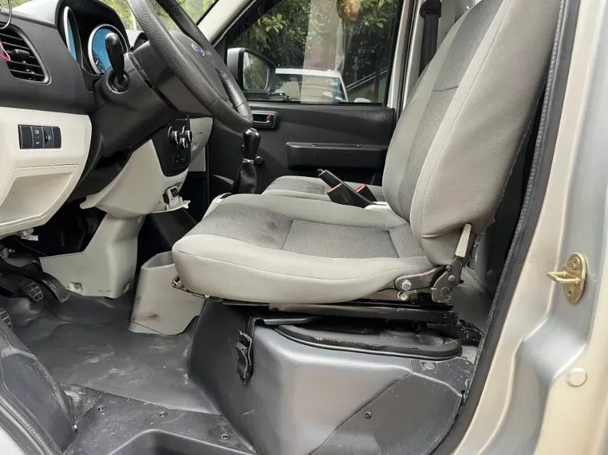 2021 WuLing HongGuang 1.5L 99HP L4 6MT,autocango,china used car exporter,china ev exporter,chinese used car exporter,chinese used ev exporter