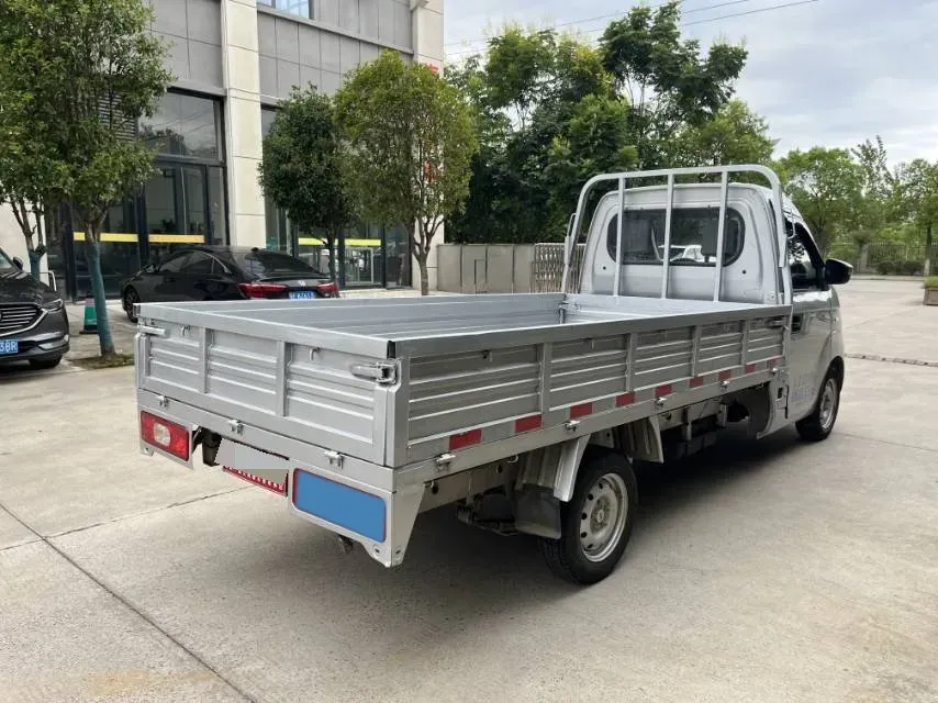 2021 WuLing HongGuang 1.5L 99HP L4 6MT,autocango,china used car exporter,china ev exporter,chinese used car exporter,chinese used ev exporter