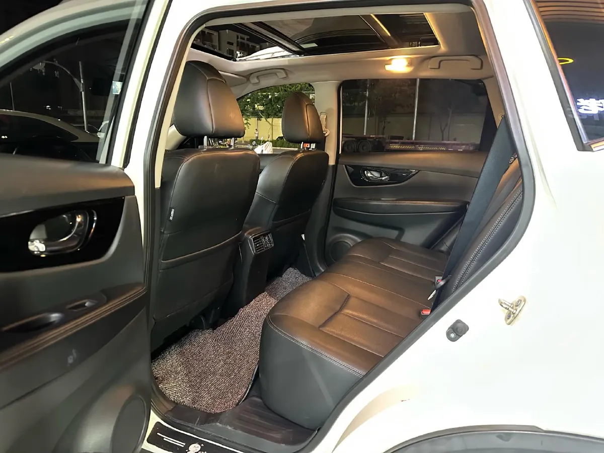 2021 Nissan X-Trail 2.0L 151HP L4 CVT,autocango,china used car exporter,china ev exporter,chinese used car exporter,chinese used ev exporter