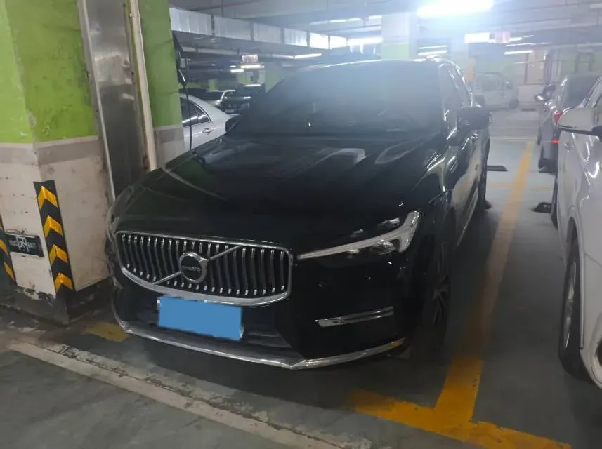 2023 Volvo XC60 2.0T 250HP L4 8AT,autocango,china used car exporter,china ev exporter,chinese used car exporter,chinese used ev exporter