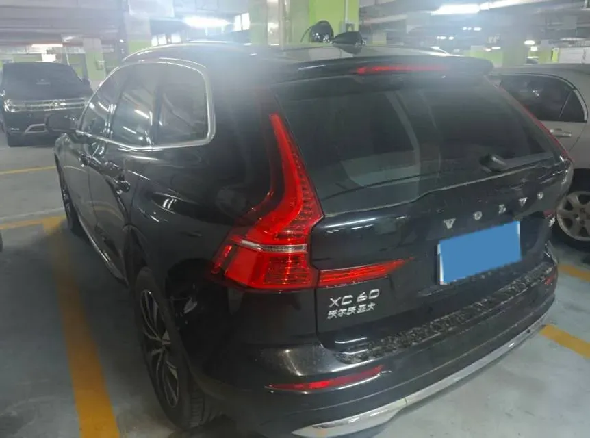 2023 Volvo XC60 2.0T 250HP L4 8AT,autocango,china used car exporter,china ev exporter,chinese used car exporter,chinese used ev exporter