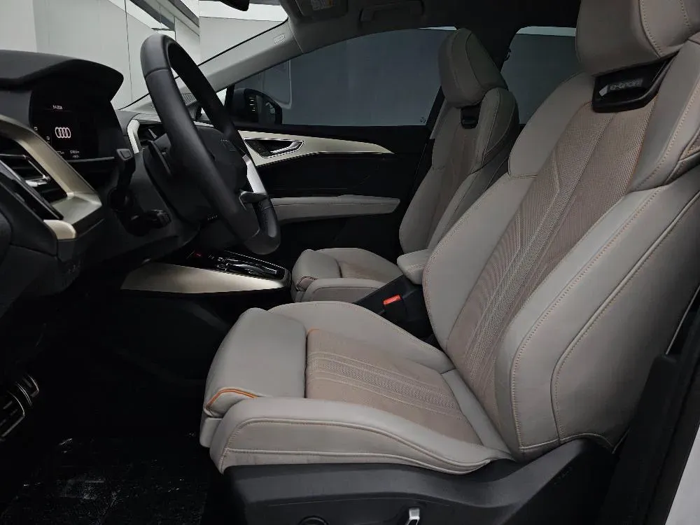 2022 Audi Q5 e-tron BEV 83.4KWH,autocango,china used car exporter,china ev exporter,chinese used car exporter,chinese used ev exporter