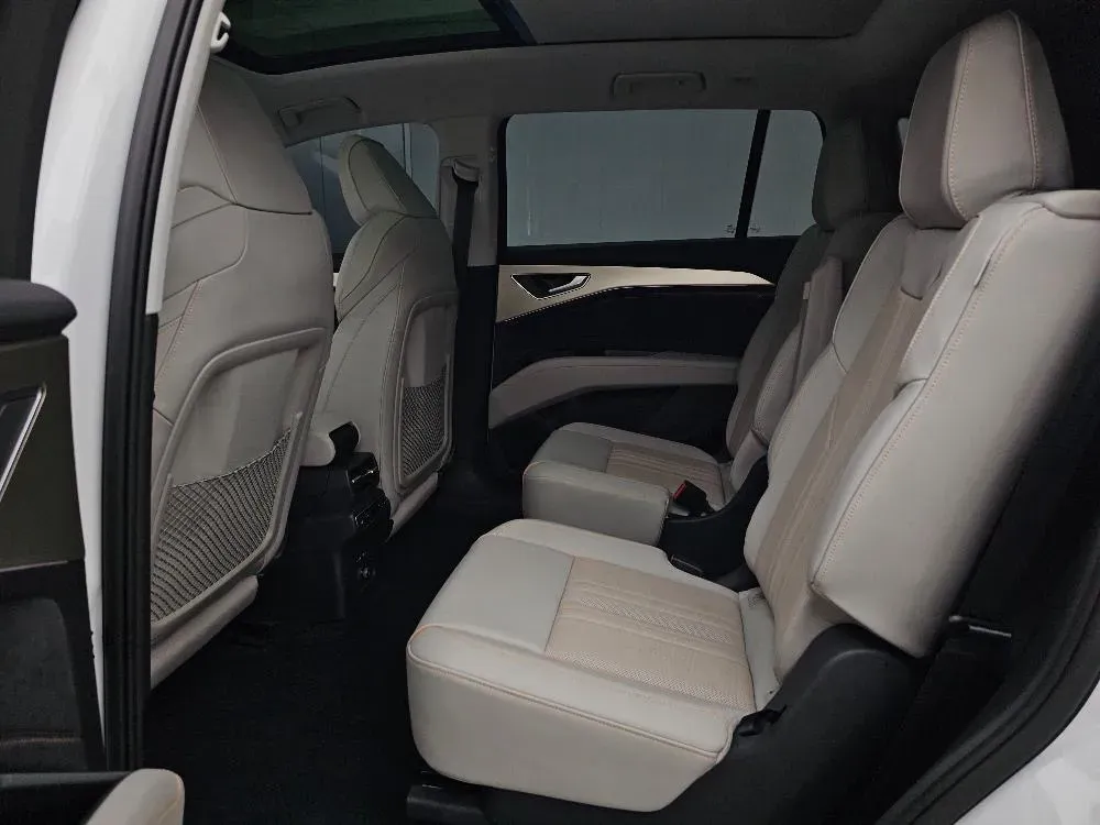 2022 Audi Q5 e-tron BEV 83.4KWH,autocango,china used car exporter,china ev exporter,chinese used car exporter,chinese used ev exporter