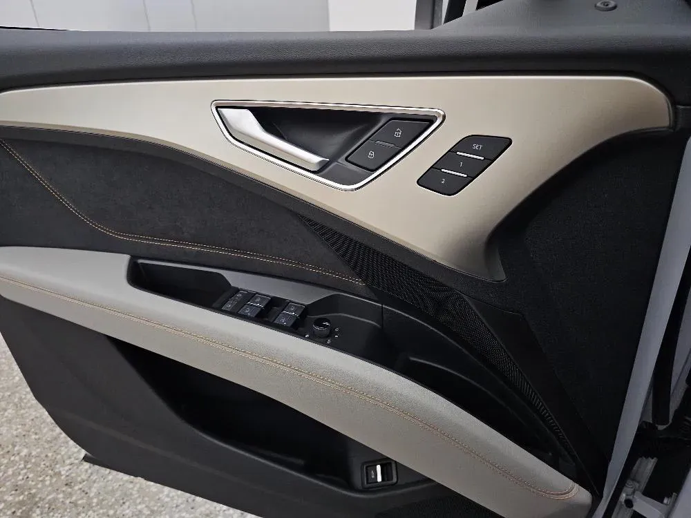 2022 Audi Q5 e-tron BEV 83.4KWH,autocango,china used car exporter,china ev exporter,chinese used car exporter,chinese used ev exporter