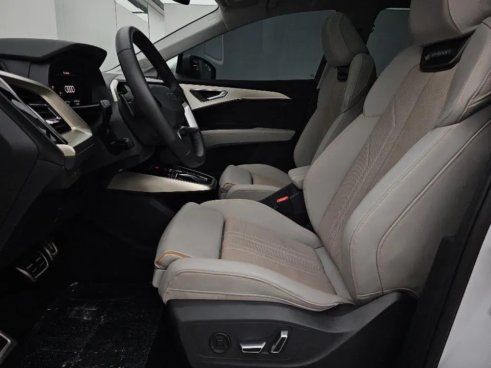 2022 Audi Q5 e-tron BEV 83.4KWH,autocango,china used car exporter,china ev exporter,chinese used car exporter,chinese used ev exporter