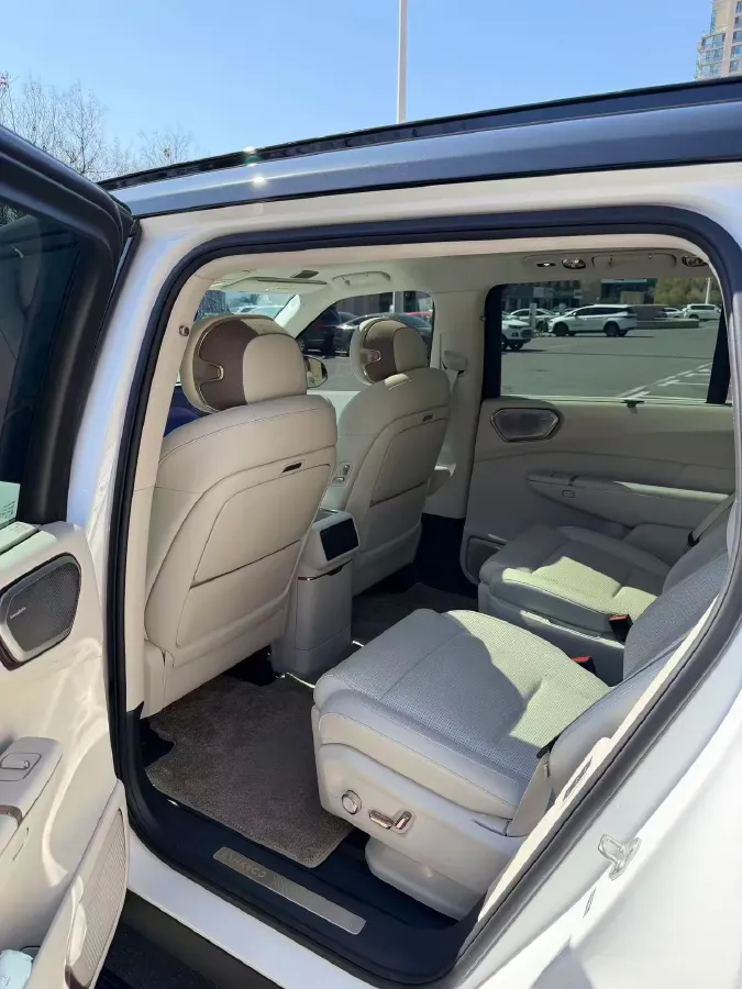 2025 LYNK&CO 900 2.0T 254HP L4 3DHT PHEV,autocango,china used car exporter,china ev exporter,chinese used car exporter,chinese used ev exporter