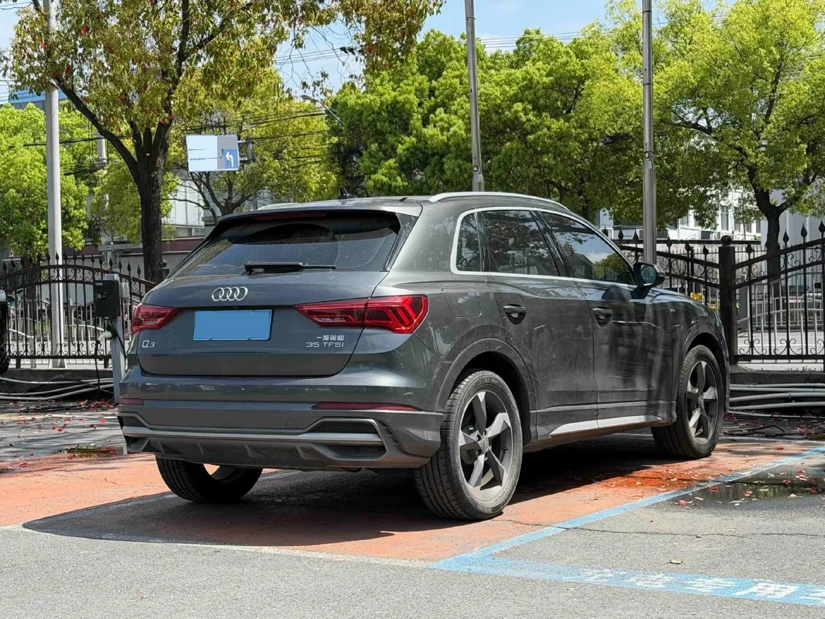 2021 Audi Q3 1.4T 150HP L4 7DCT,autocango,china used car exporter,china ev exporter,chinese used car exporter,chinese used ev exporter