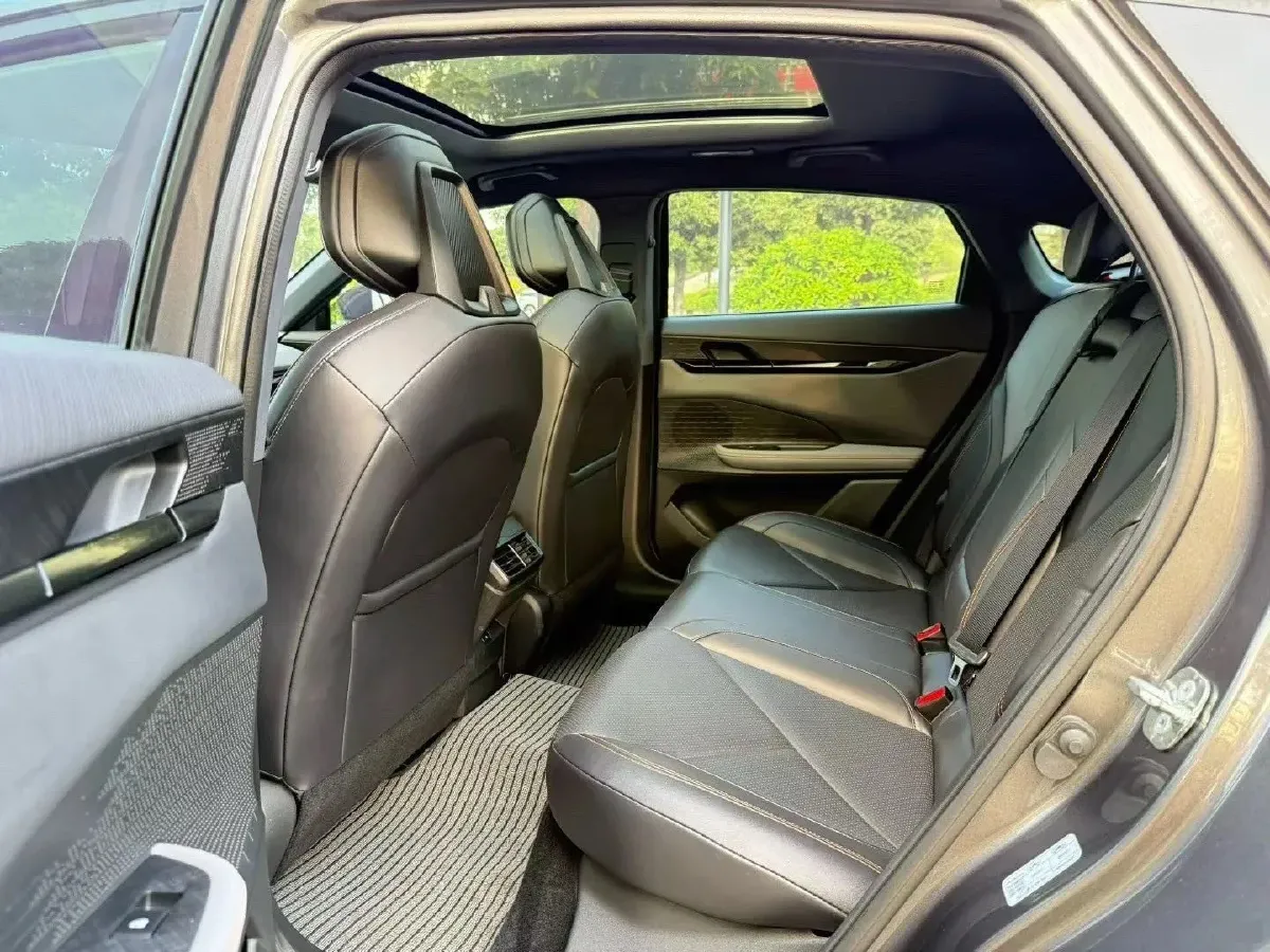 2022 ChangAn UNI-V 1.5T 188HP L4 7DCT,autocango,china used car exporter,china ev exporter,chinese used car exporter,chinese used ev exporter