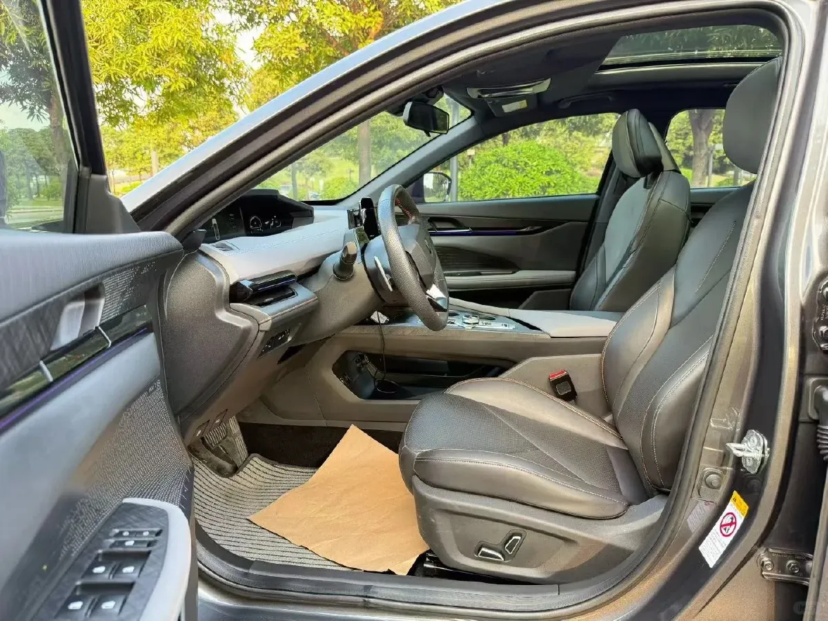 2022 ChangAn UNI-V 1.5T 188HP L4 7DCT,autocango,china used car exporter,china ev exporter,chinese used car exporter,chinese used ev exporter