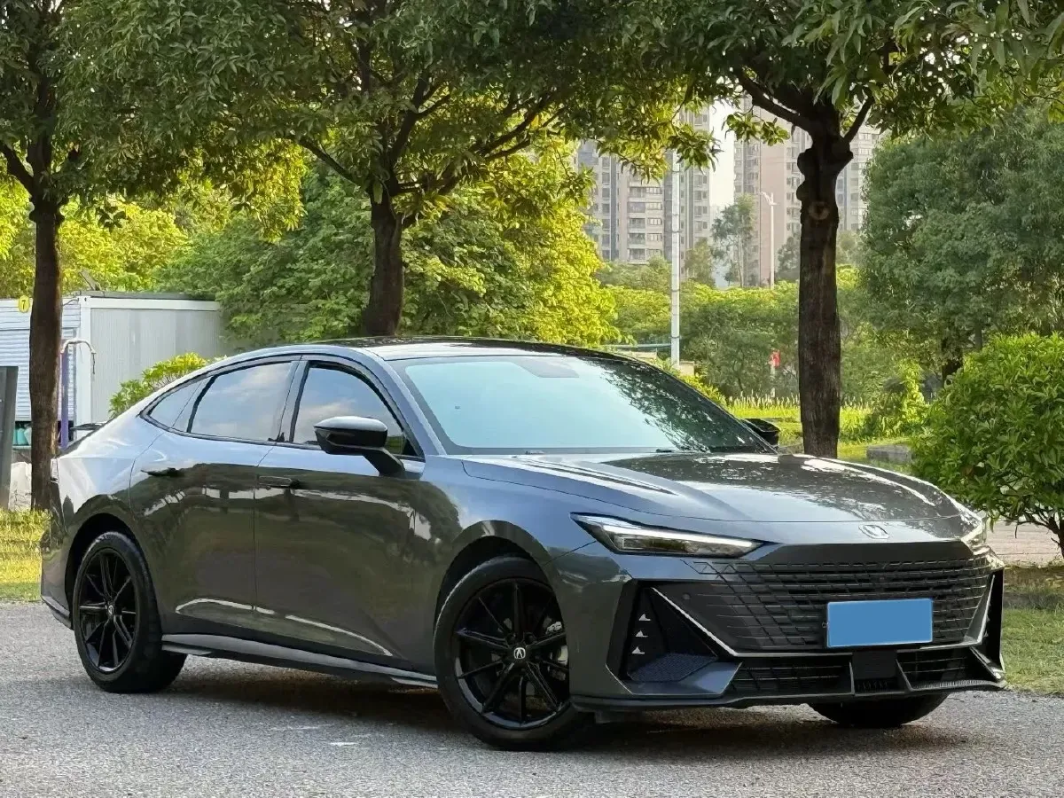 2022 ChangAn UNI-V 1.5T 188HP L4 7DCT,autocango,china used car exporter,china ev exporter,chinese used car exporter,chinese used ev exporter