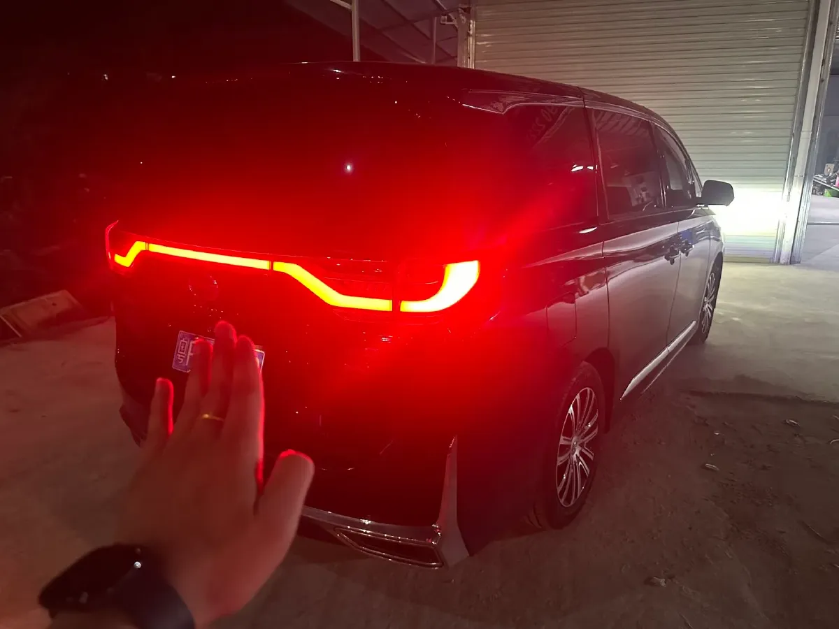 2021 GAC Trumpchi M8 2.0T 252HP L4 8AT,autocango,china used car exporter,china ev exporter,chinese used car exporter,chinese used ev exporter