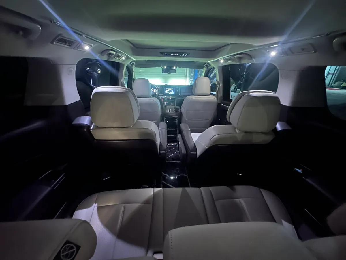 2021 GAC Trumpchi M8 2.0T 252HP L4 8AT,autocango,china used car exporter,china ev exporter,chinese used car exporter,chinese used ev exporter