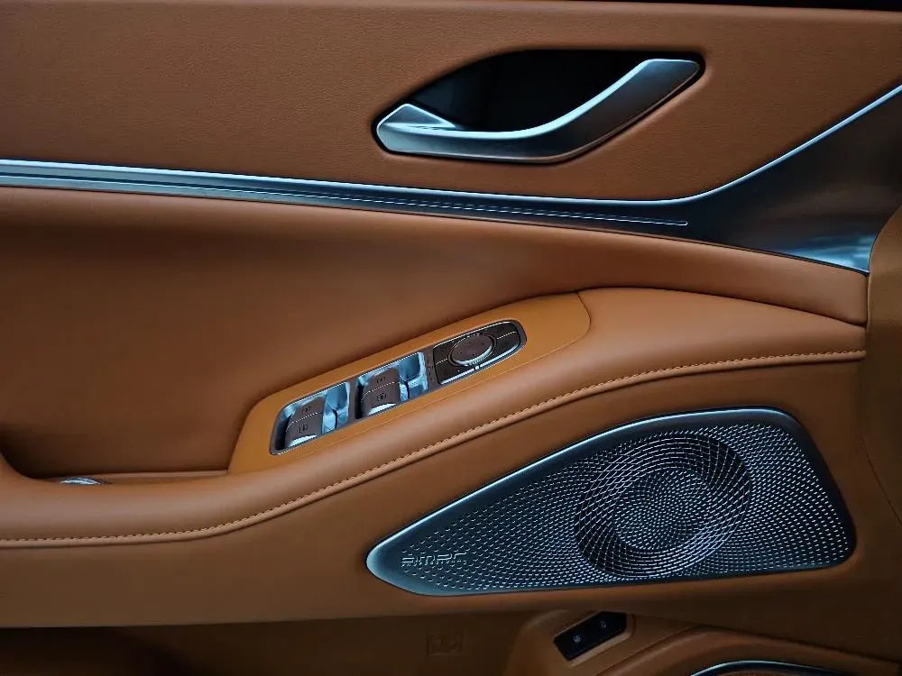 2025 WEY BlueMountain 1.5T 170HP L4 4DHT PHEV 44.5KWH,autocango,china used car exporter,china ev exporter,chinese used car exporter,chinese used ev exporter