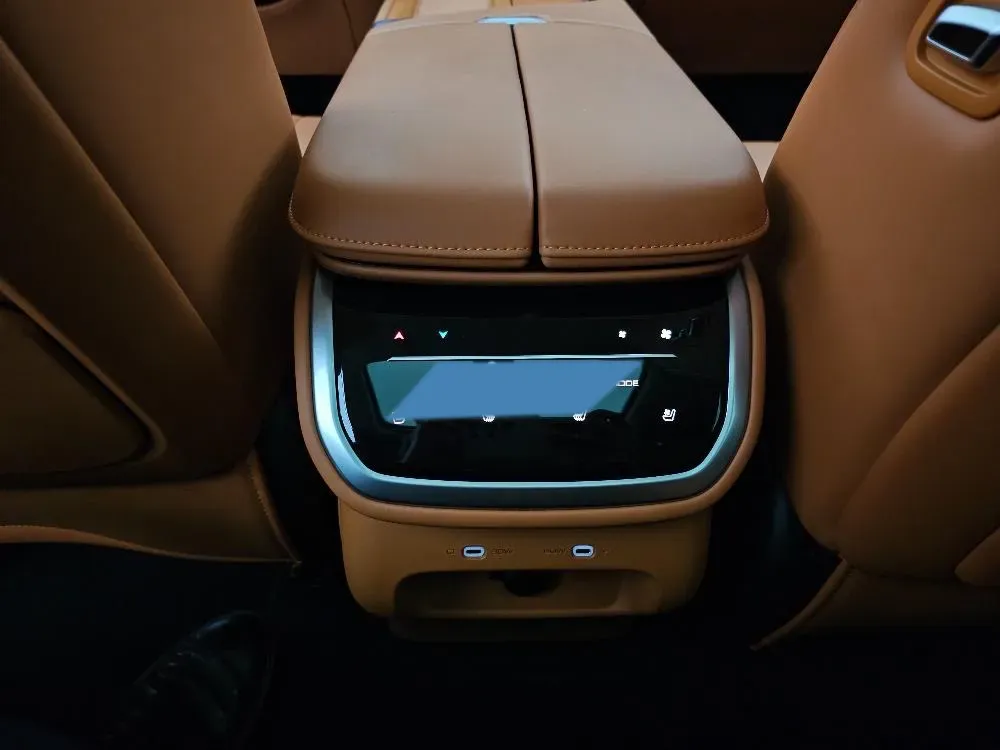 2025 WEY BlueMountain 1.5T 170HP L4 4DHT PHEV 44.5KWH,autocango,china used car exporter,china ev exporter,chinese used car exporter,chinese used ev exporter