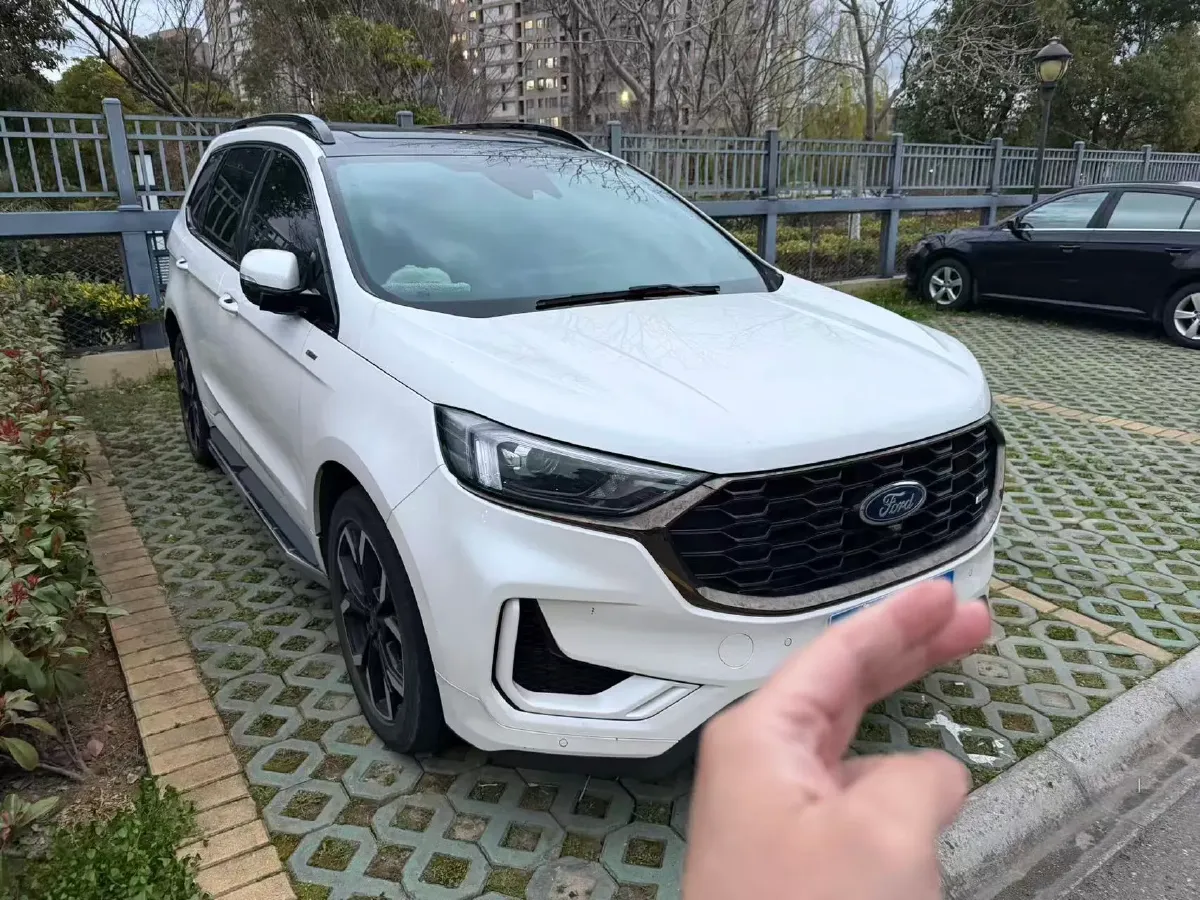 2020 Ford Edge 2.0T 245HP L4 8AT,autocango,china used car exporter,china ev exporter,chinese used car exporter,chinese used ev exporter