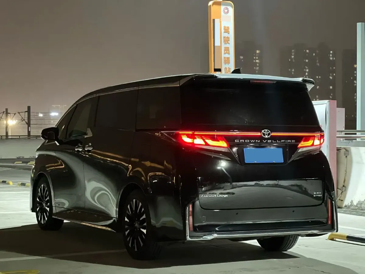 2024 Toyota Vellfire 2.5L 190HP L4 E-CVT Hybrid,autocango,china used car exporter,china ev exporter,chinese used car exporter,chinese used ev exporter
