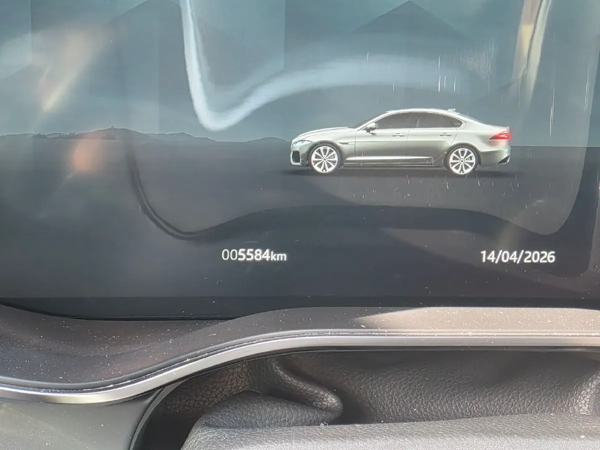 2022 Jaguar XFL 2.0T 250HP L4 8AT,autocango,china used car exporter,china ev exporter,chinese used car exporter,chinese used ev exporter