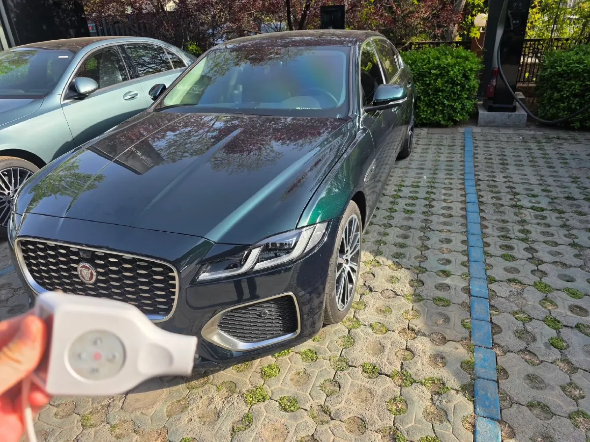 2022 Jaguar XFL 2.0T 250HP L4 8AT,autocango,china used car exporter,china ev exporter,chinese used car exporter,chinese used ev exporter