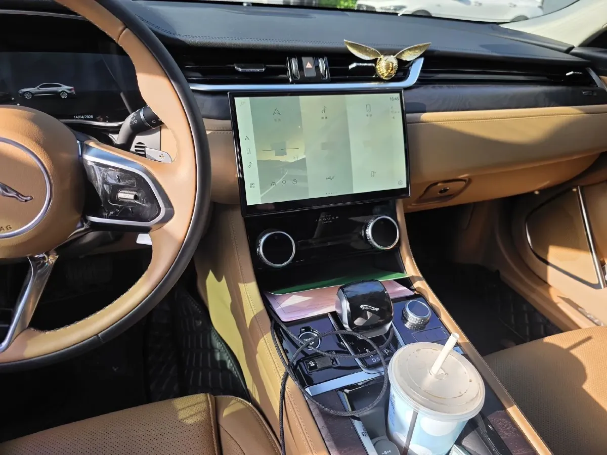 2022 Jaguar XFL 2.0T 250HP L4 8AT,autocango,china used car exporter,china ev exporter,chinese used car exporter,chinese used ev exporter