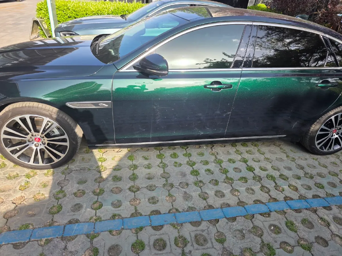 2022 Jaguar XFL 2.0T 250HP L4 8AT,autocango,china used car exporter,china ev exporter,chinese used car exporter,chinese used ev exporter